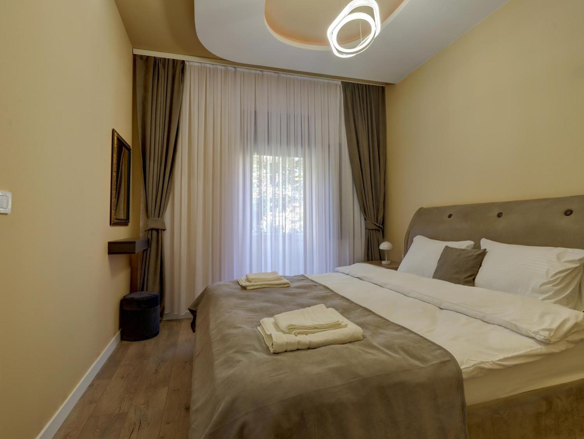 Midtown Prishtina Stays - Central Location Pristina Exterior photo