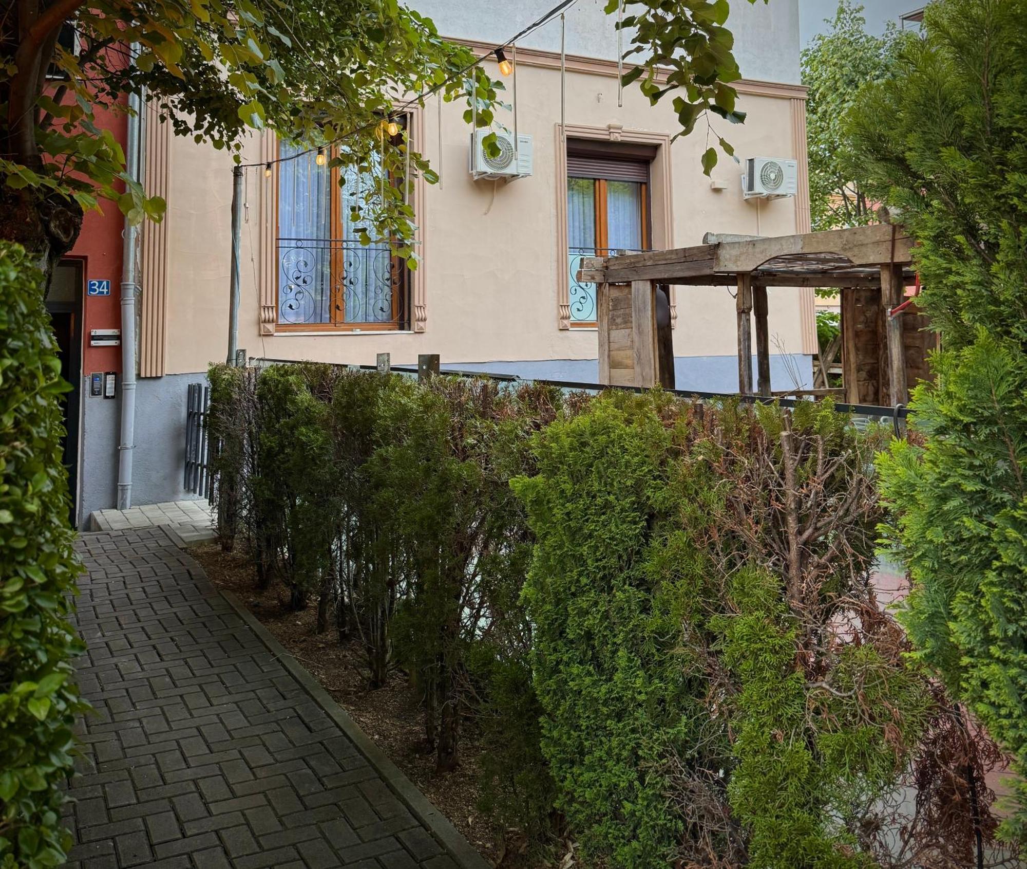 Midtown Prishtina Stays - Central Location Pristina Exterior photo